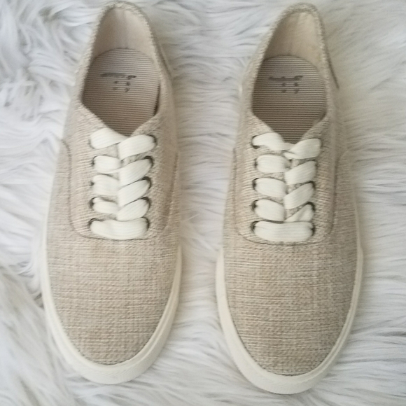 a new day Shoes - A new day canvas  lace up beige sneakers new